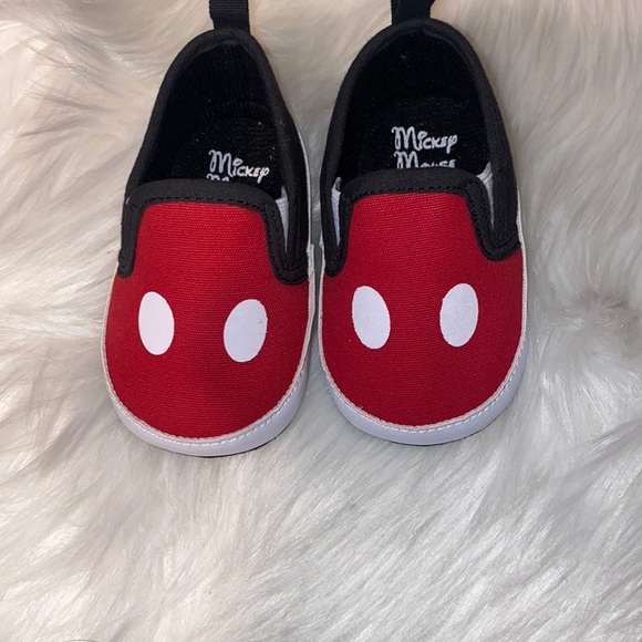 Mickey Mouse slippers 5 for $20 💰 - Picture 1 of 5